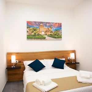 Vittoria'S Stay